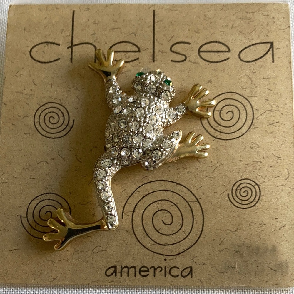 Frog Rhinestone Pin - green eyes
